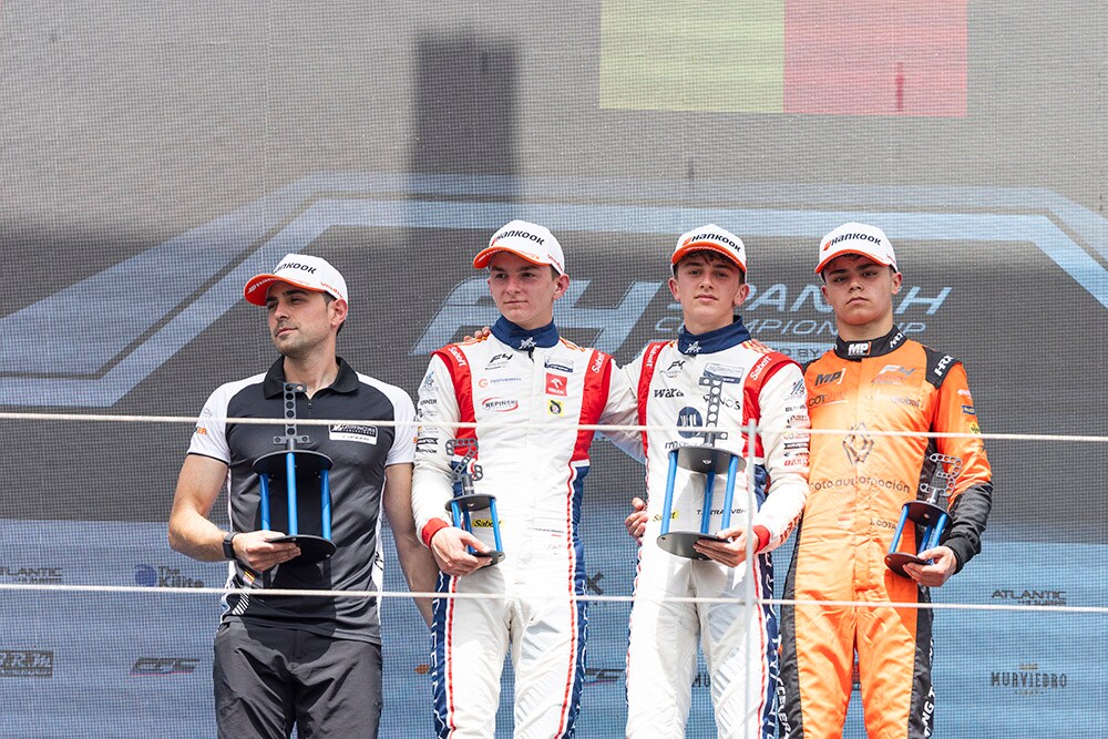 strauven_extends_his_lead_in_the_spanish_formula_4_championship_in_portugal_and_france