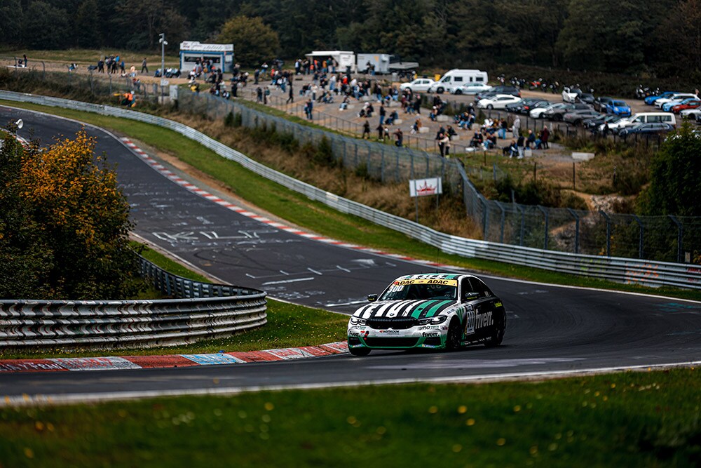 hagay_and_gott_extend_their_lead_at_the_top_of_the_table_in_the_rundstrecken_challenge_nürburgring
