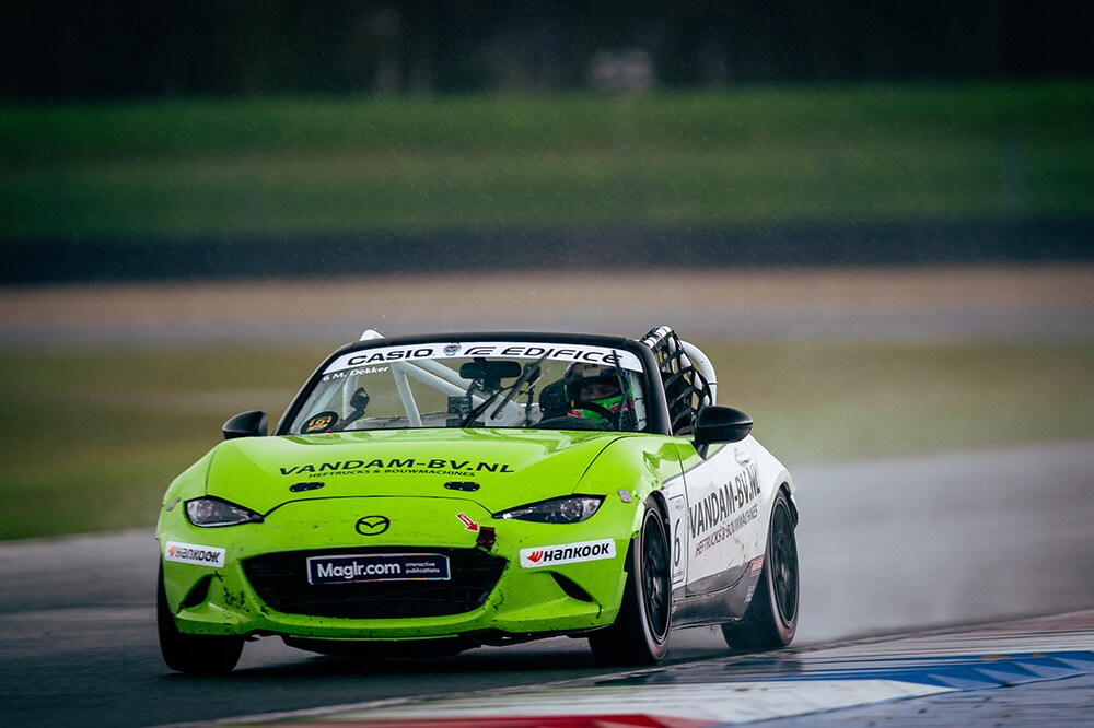 marcel_dekker_crowned_four_time_mazda_mx_5_cup_champion_on_hankook_tyres_in_assen