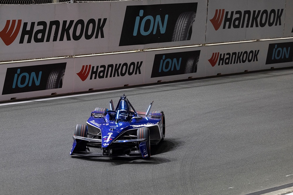 formula_e_s11_round_3_4_jeddah_e_prix_race_2