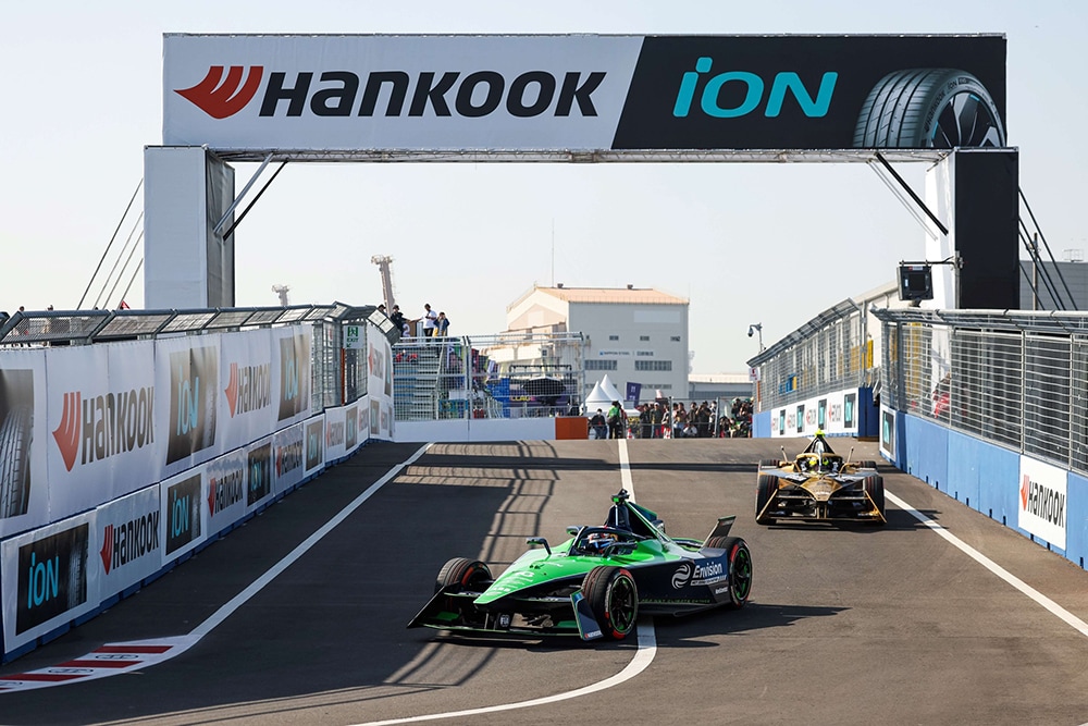 formula_e_s11_round_8_9_tokyo_e_prix_race_photo_1