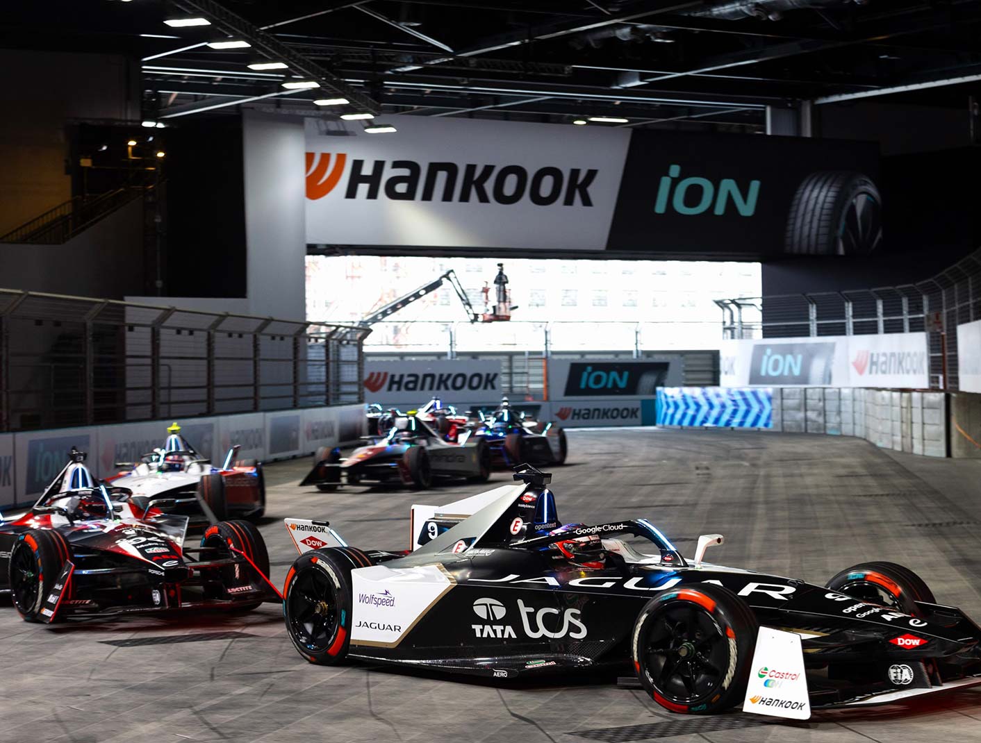 formula_e_s11_round_15_16_london_e-prix_race_photo