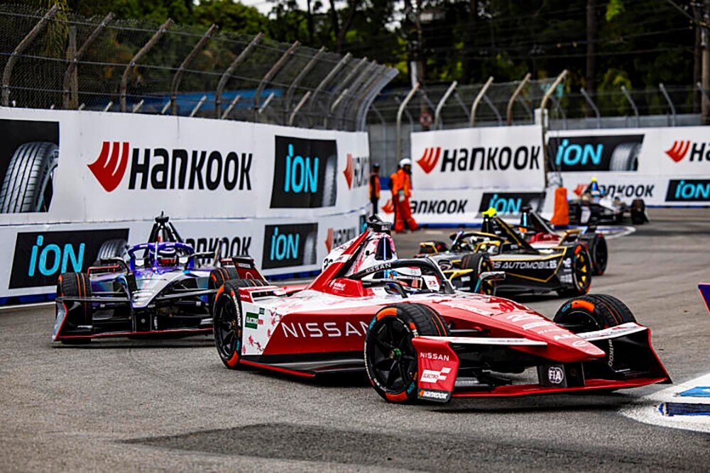 포뮬러_e_2025_마이애미_e_prix_경기_장면_2