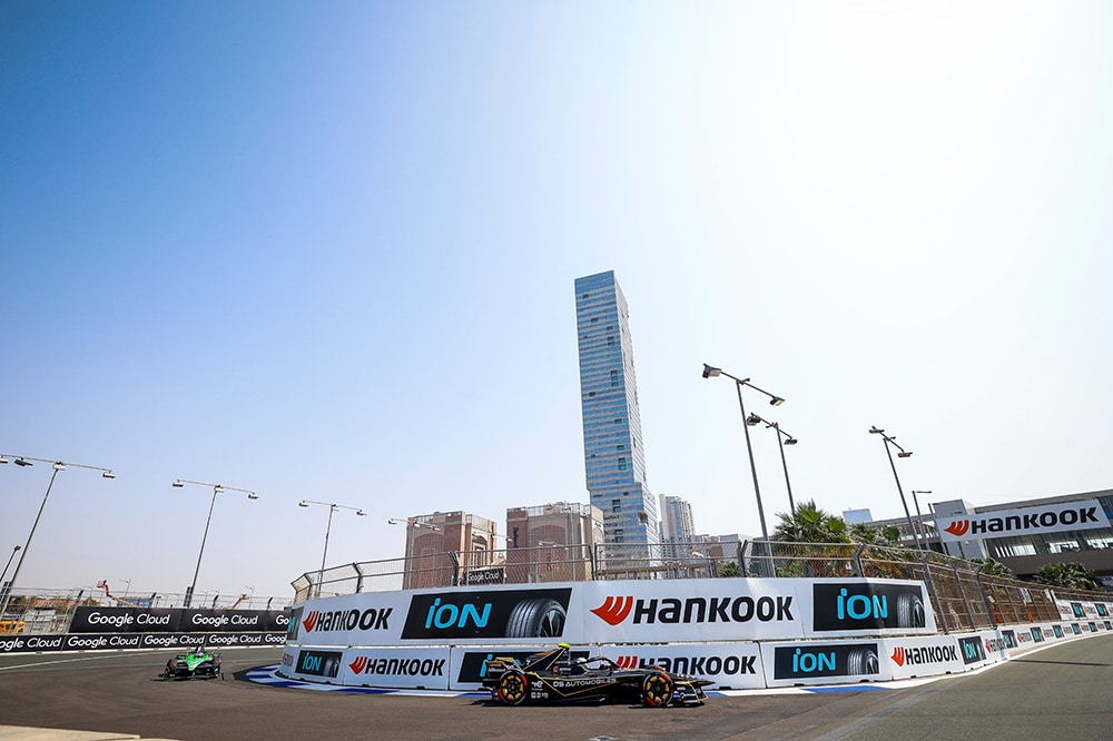 포뮬러_e_시즌_12_2026_제다_e_prix_경기_장면_3