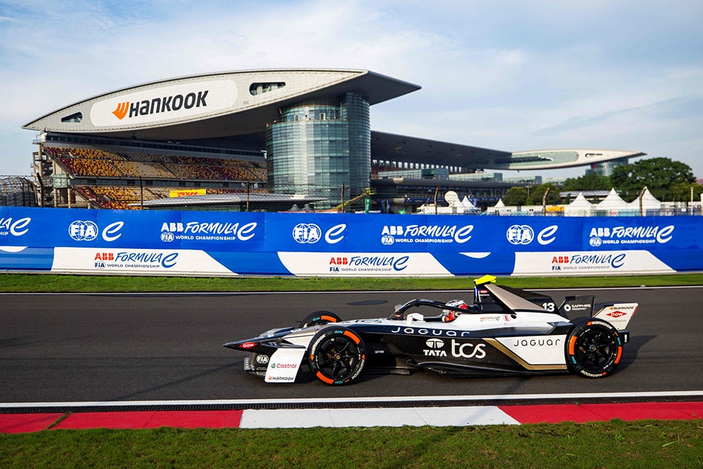포뮬러_e_시즌_12_상하이_e_prix_경기_장면_1