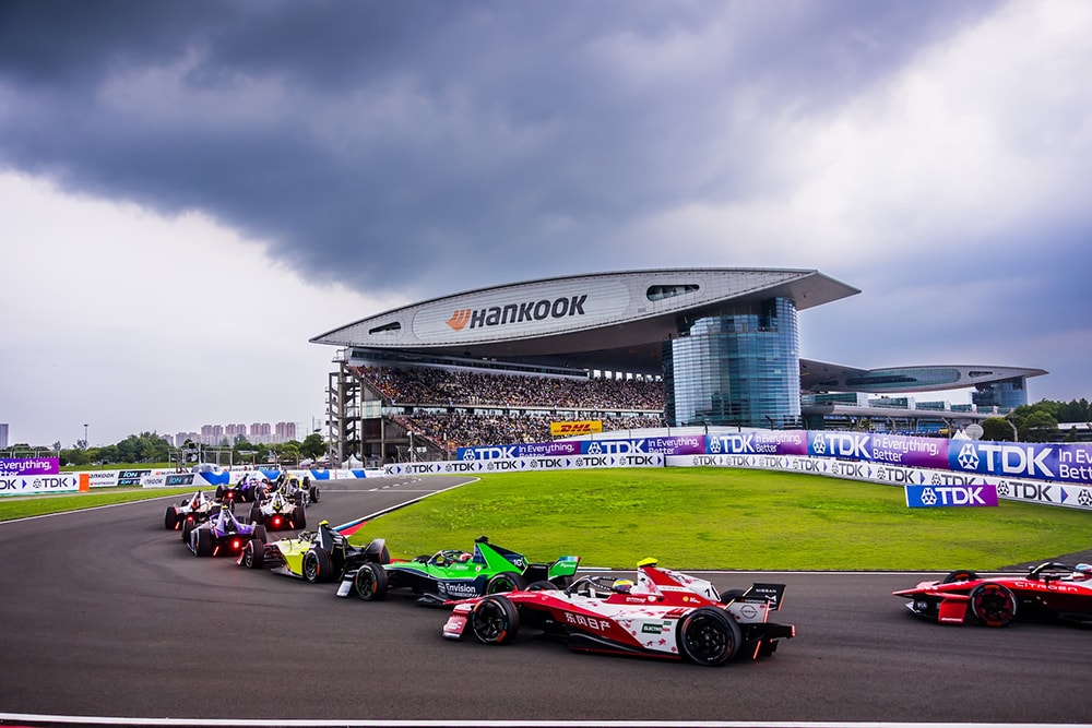 포뮬러_e_시즌_12_상하이_e_prix_경기_장면_3